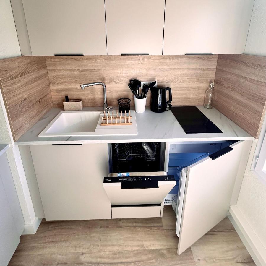Modern 1 Bdr + Balcony + Free Parking + Ac + Pool Apartman L'Isle-d'Abeau Kültér fotó