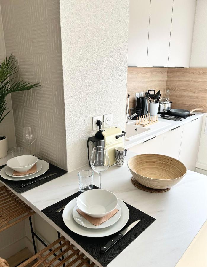Modern 1 Bdr + Balcony + Free Parking + Ac + Pool Apartman L'Isle-d'Abeau Kültér fotó